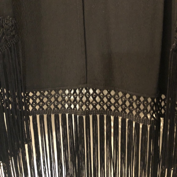 Aritzia Talula fringe shawl, size s/m - Picture 3 of 11